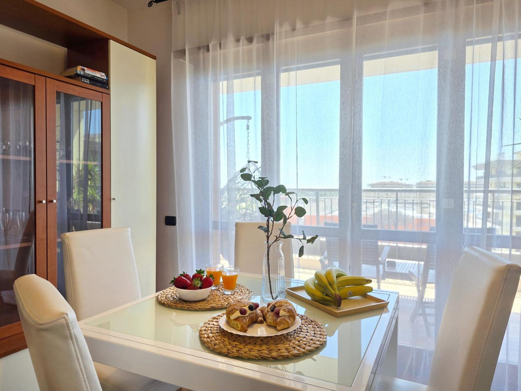 Golden Hour Apartment - Panoramic Terrace Fiumicino Exterior foto